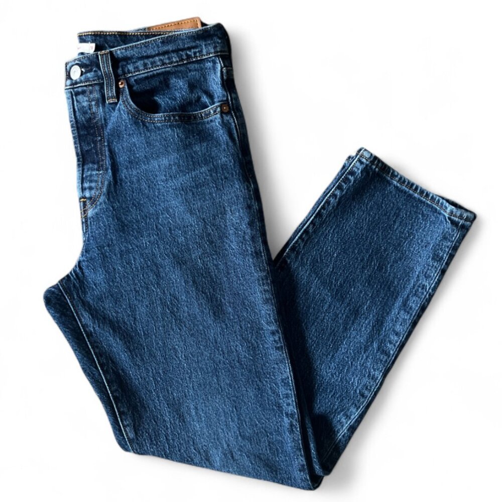 Levi’s NWOT Wedgie Straight Jeans Dark Wash “Unstoppable Wear” Button Fly 28 - Picture 3 of 11